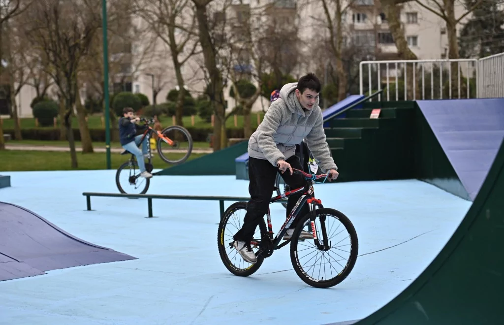 Şehit Erhan Öztürk Parkı, yenilenen yüzüyle hizmette