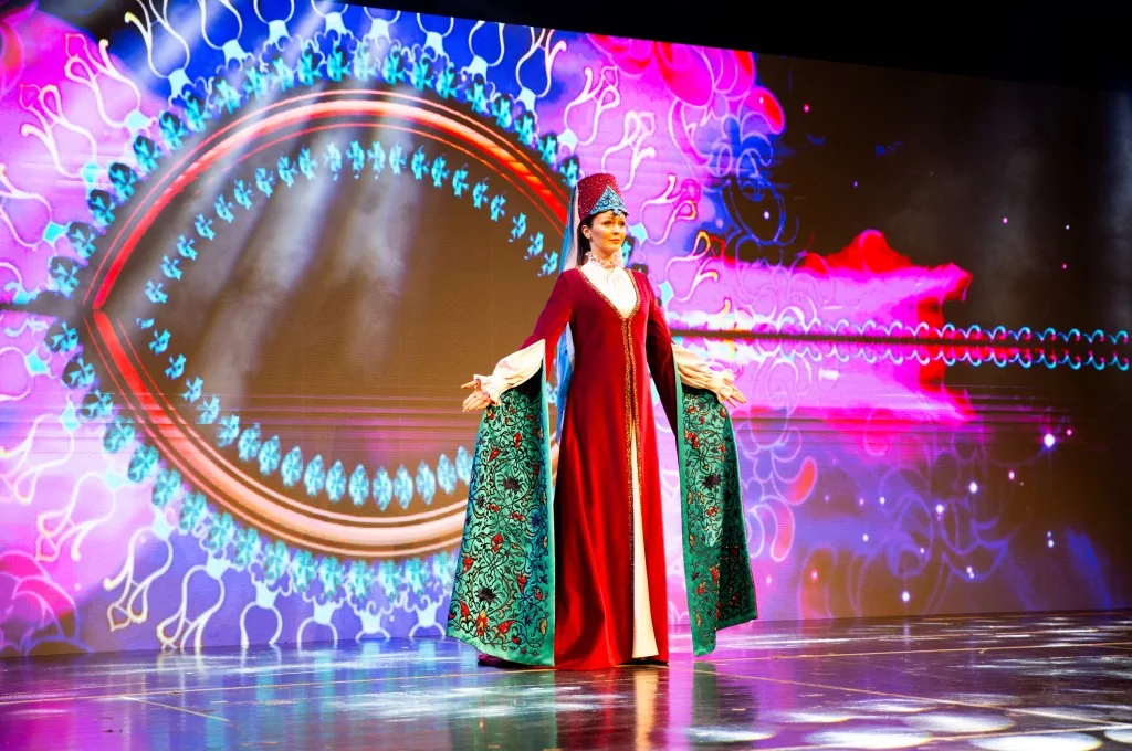 Türk kadınının zarafeti podyumda