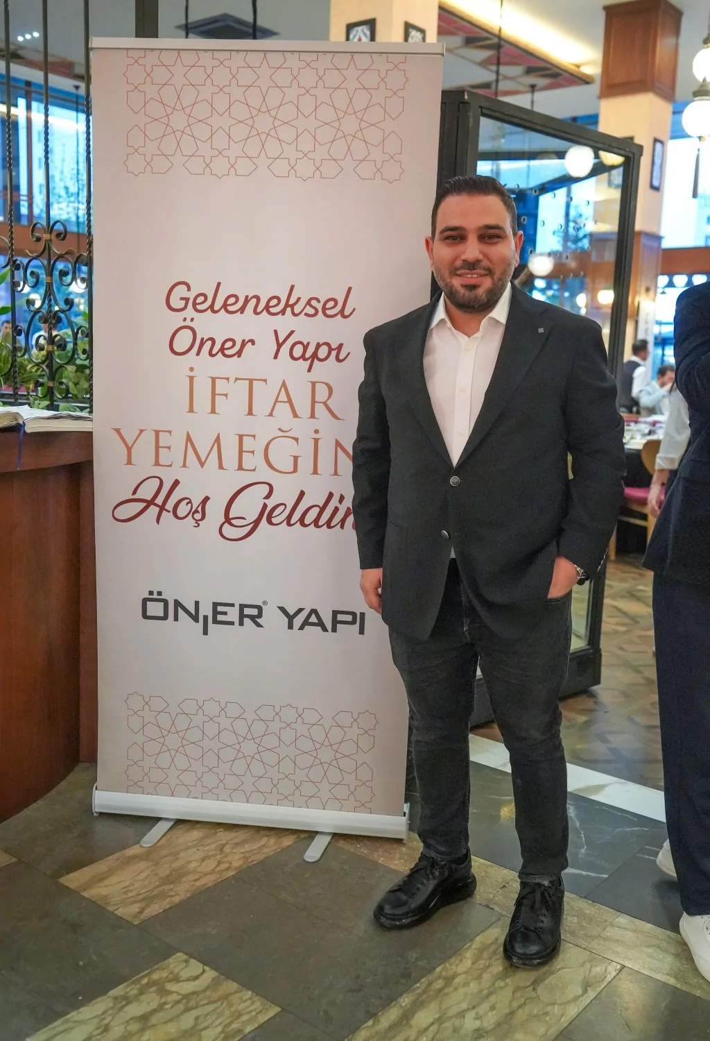 Öner Yapı ailesi düzenlediği geleneksel iftar yemeğinde Bursa iş dünyasını buluşturdu.