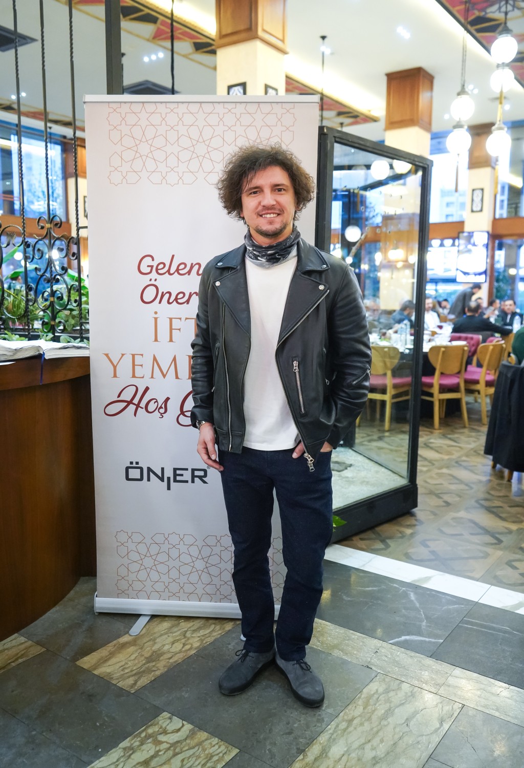 Öner Yapı ailesi düzenlediği geleneksel iftar yemeğinde Bursa iş dünyasını buluşturdu.