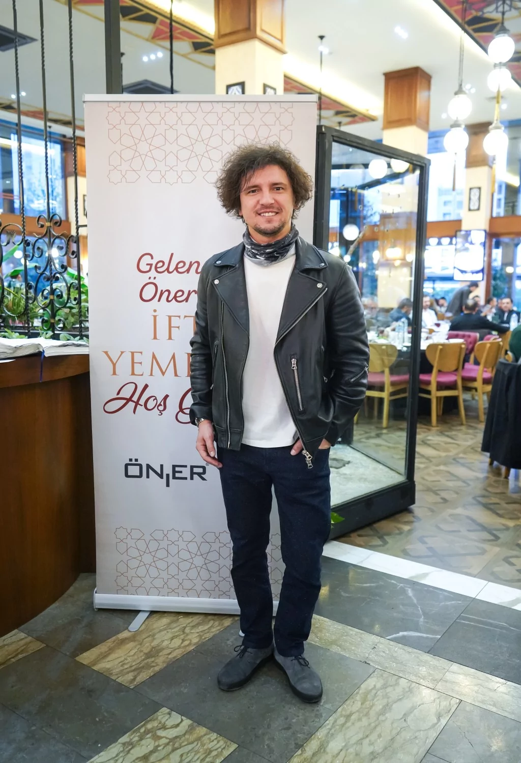 Öner Yapı ailesi düzenlediği geleneksel iftar yemeğinde Bursa iş dünyasını buluşturdu.