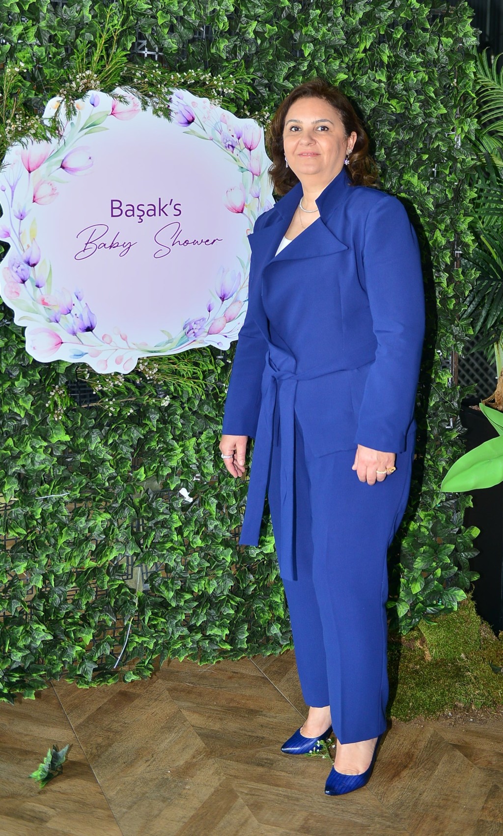 Başak Şen'den renkli  baby shower daveti