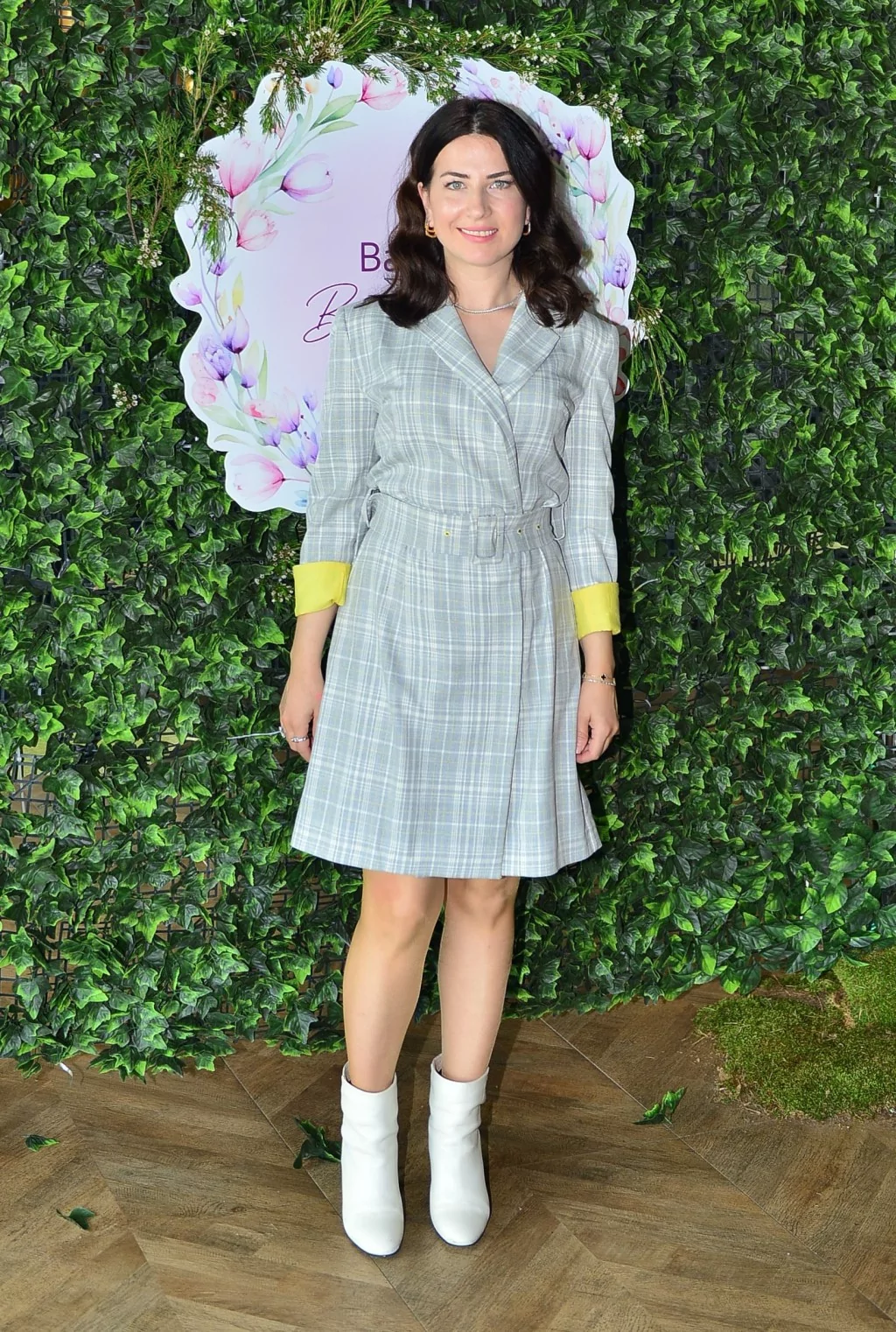 Başak Şen'den renkli  baby shower daveti