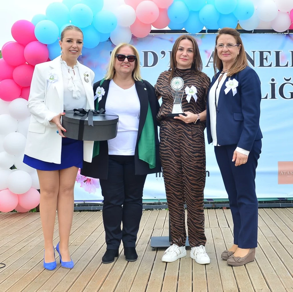 Annelerden geleneksel buluşma