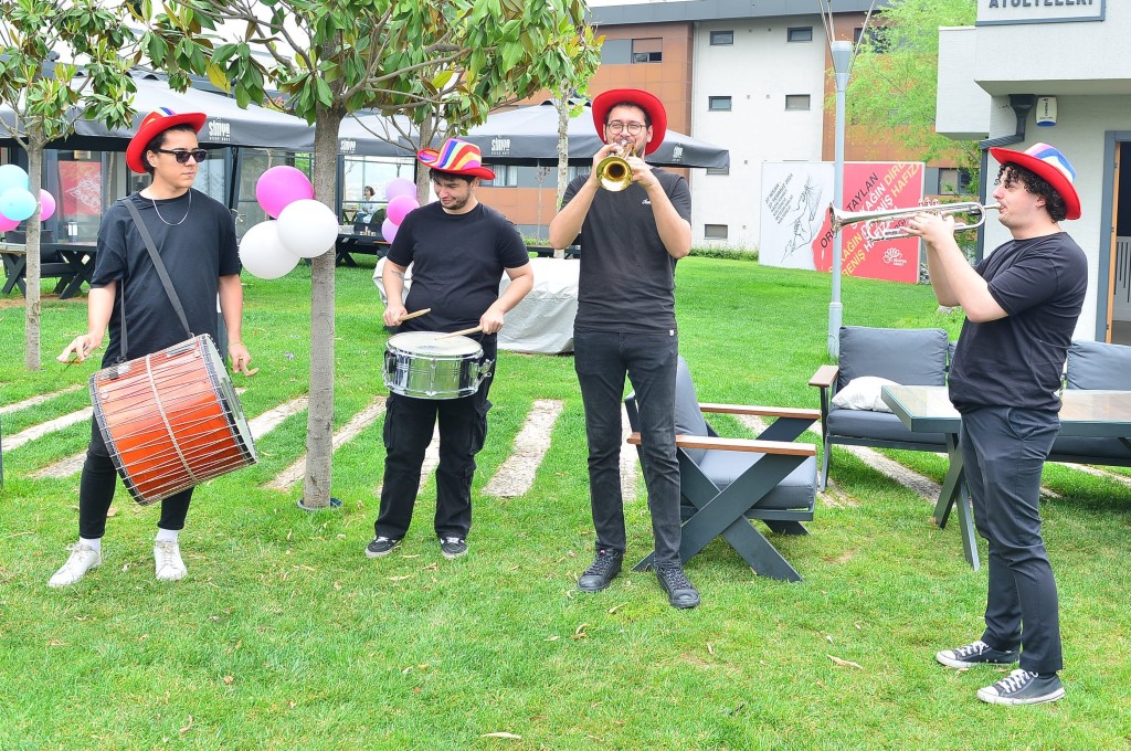 Annelerden geleneksel buluşma