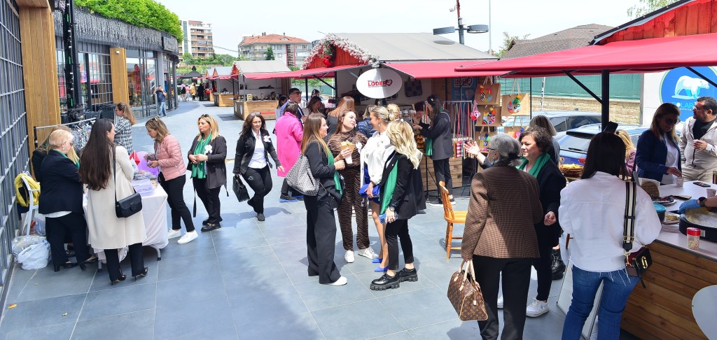 Annelerden geleneksel buluşma