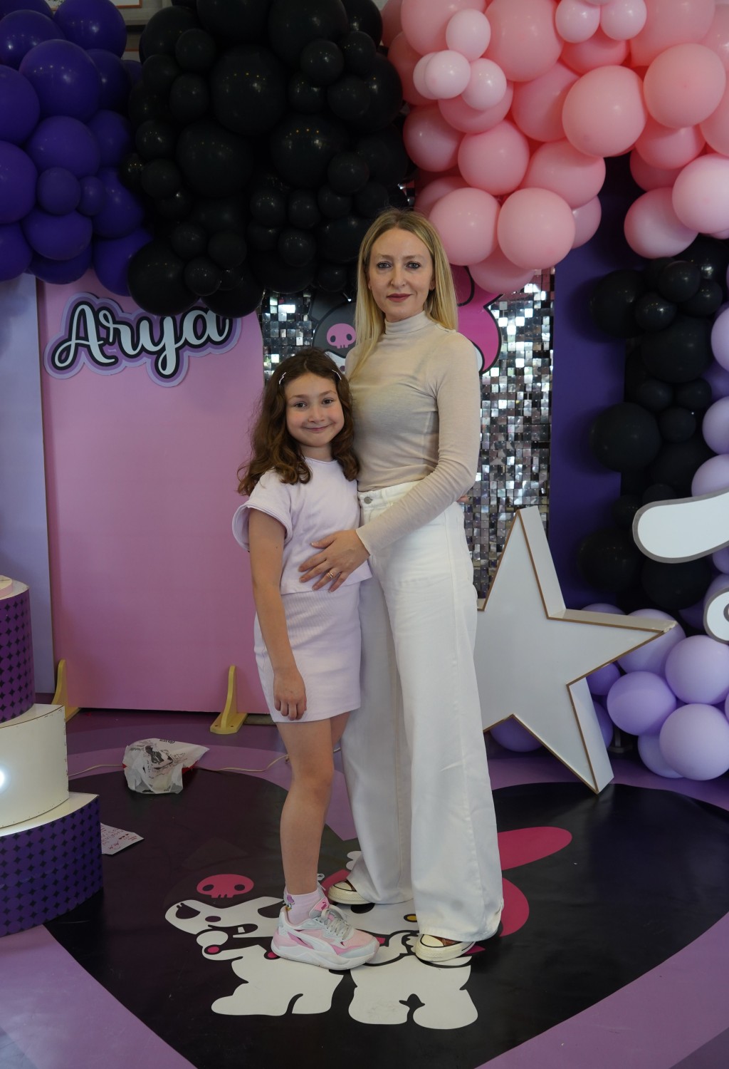 Arya ve Acar kardeşler yeni yaşlarında gönüllerince eğlendiler