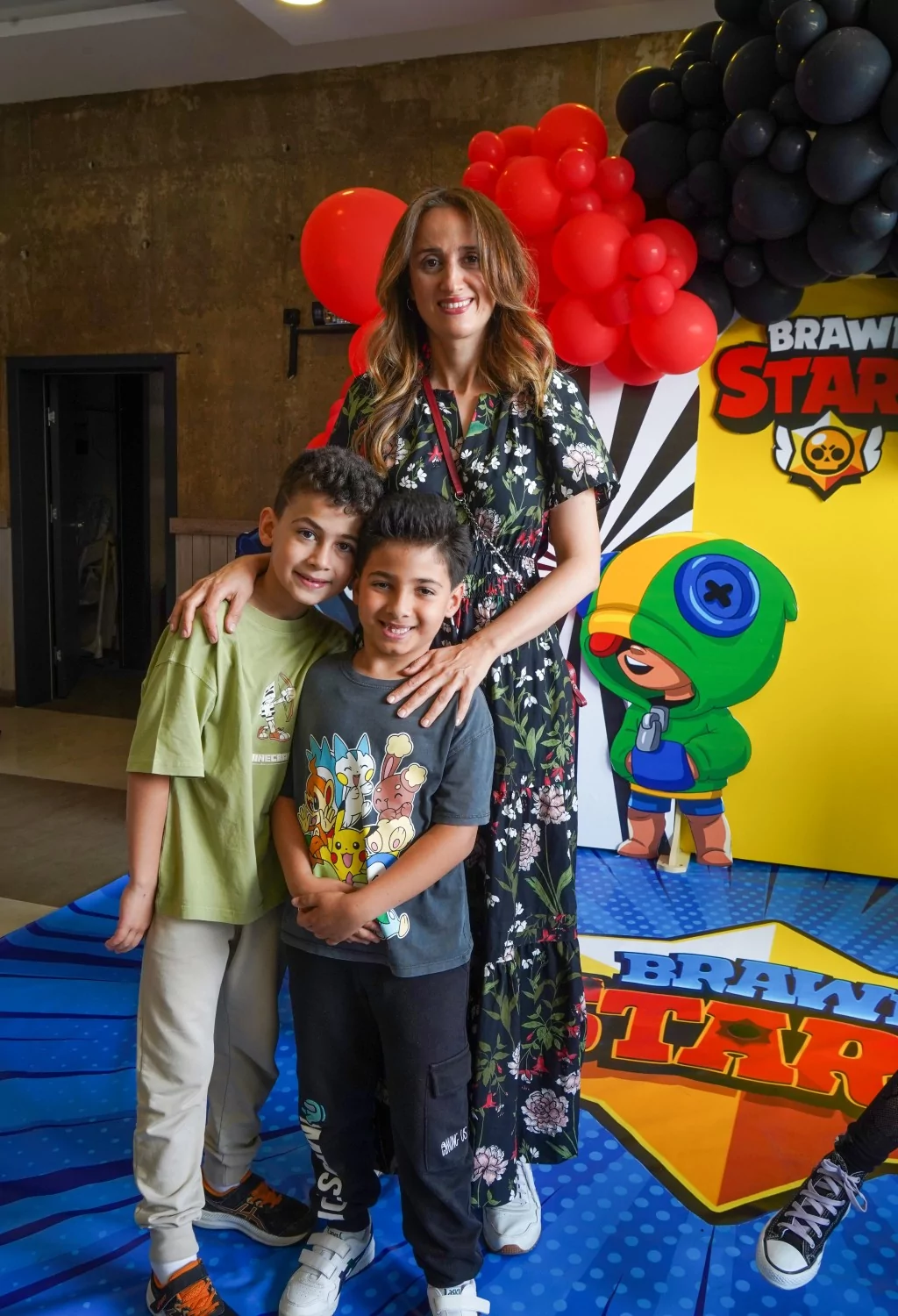 Arya ve Acar kardeşler yeni yaşlarında gönüllerince eğlendiler