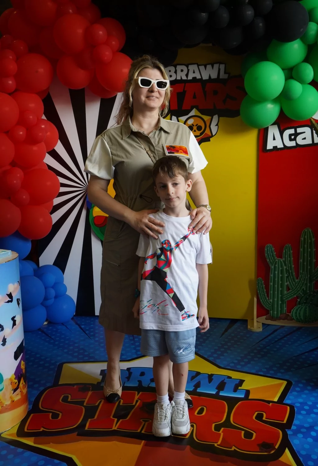 Arya ve Acar kardeşler yeni yaşlarında gönüllerince eğlendiler