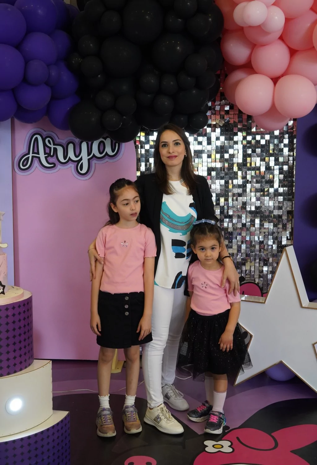 Arya ve Acar kardeşler yeni yaşlarında gönüllerince eğlendiler