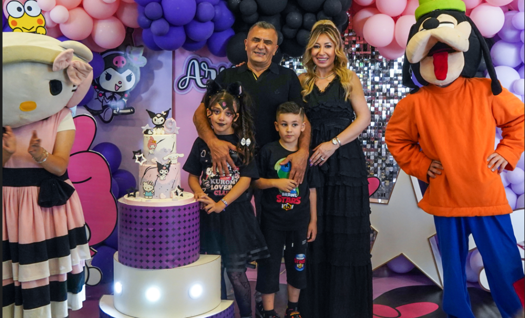 Arya ve Acar kardeşler yeni yaşlarında gönüllerince eğlendiler