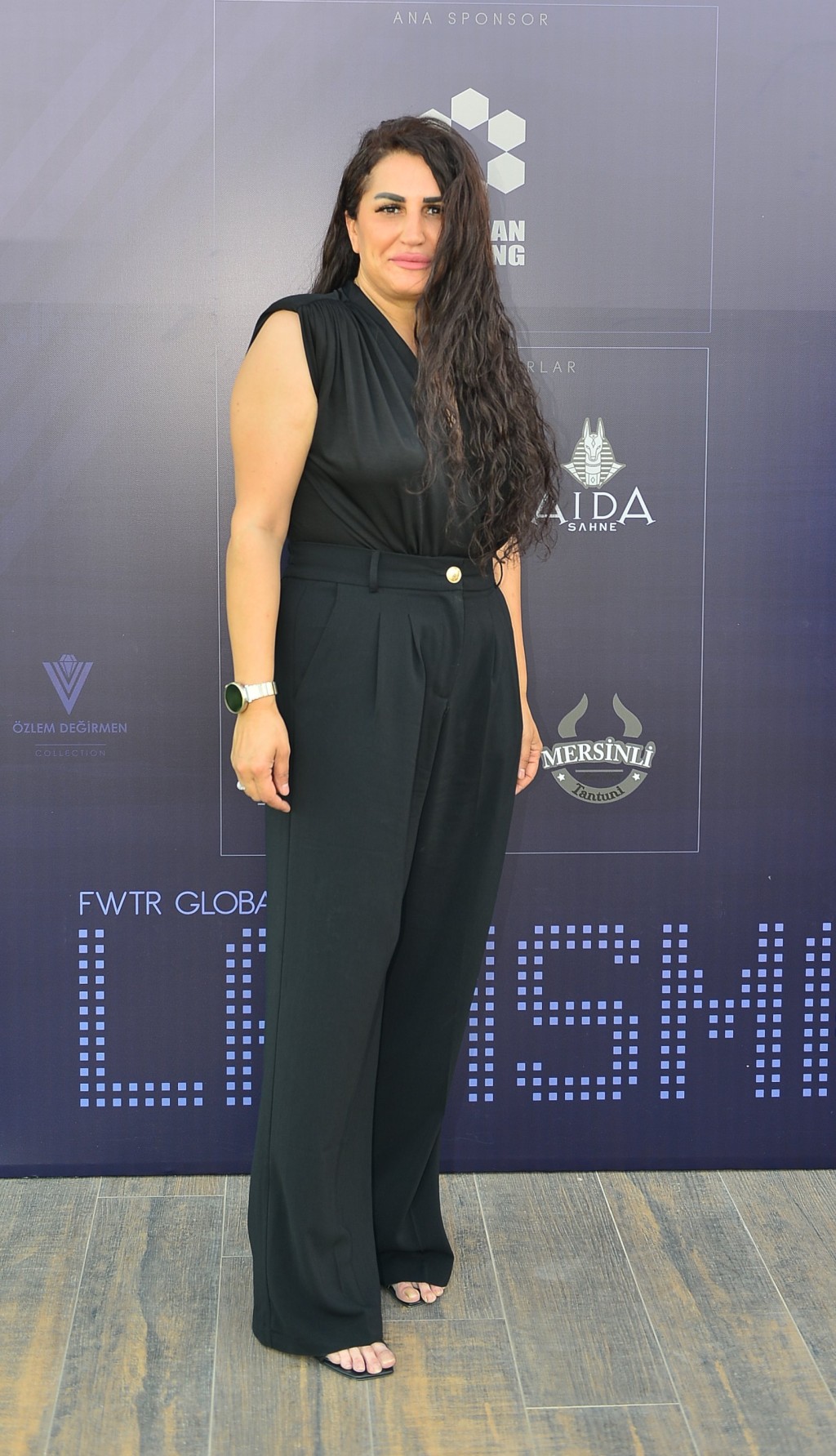 Özlem Değirmen'den  görkemli lansman