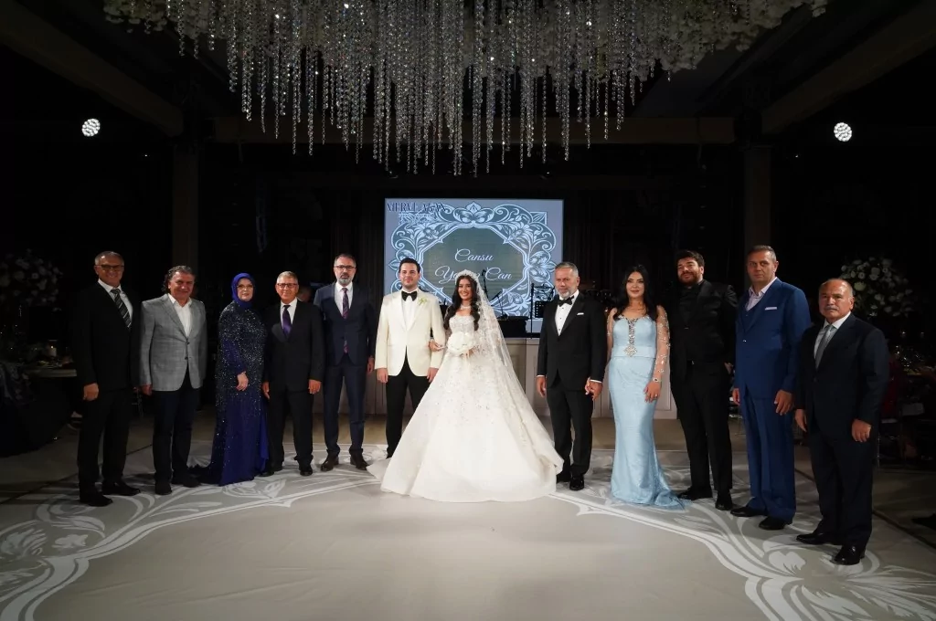 Mutluluk onlara çok yakıştı