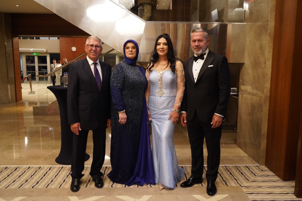 Mutluluk onlara çok yakıştı