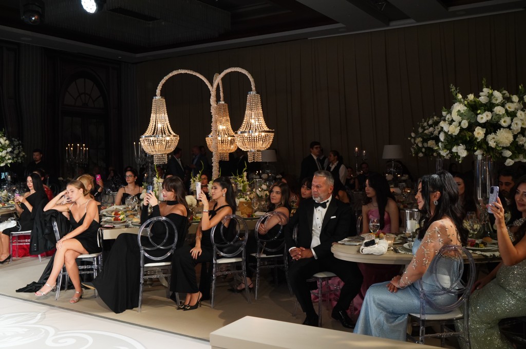 Mutluluk onlara çok yakıştı