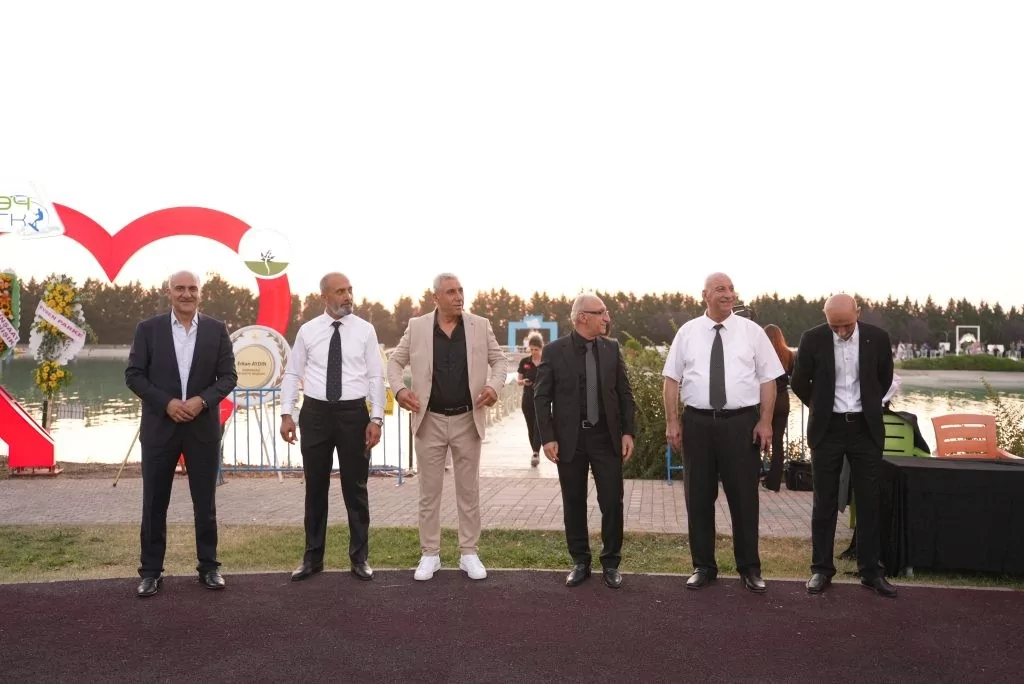 Bursa protokolü ve çok sayıda davetlinin katıldığı görkemli düğün büyük ilgi gördü