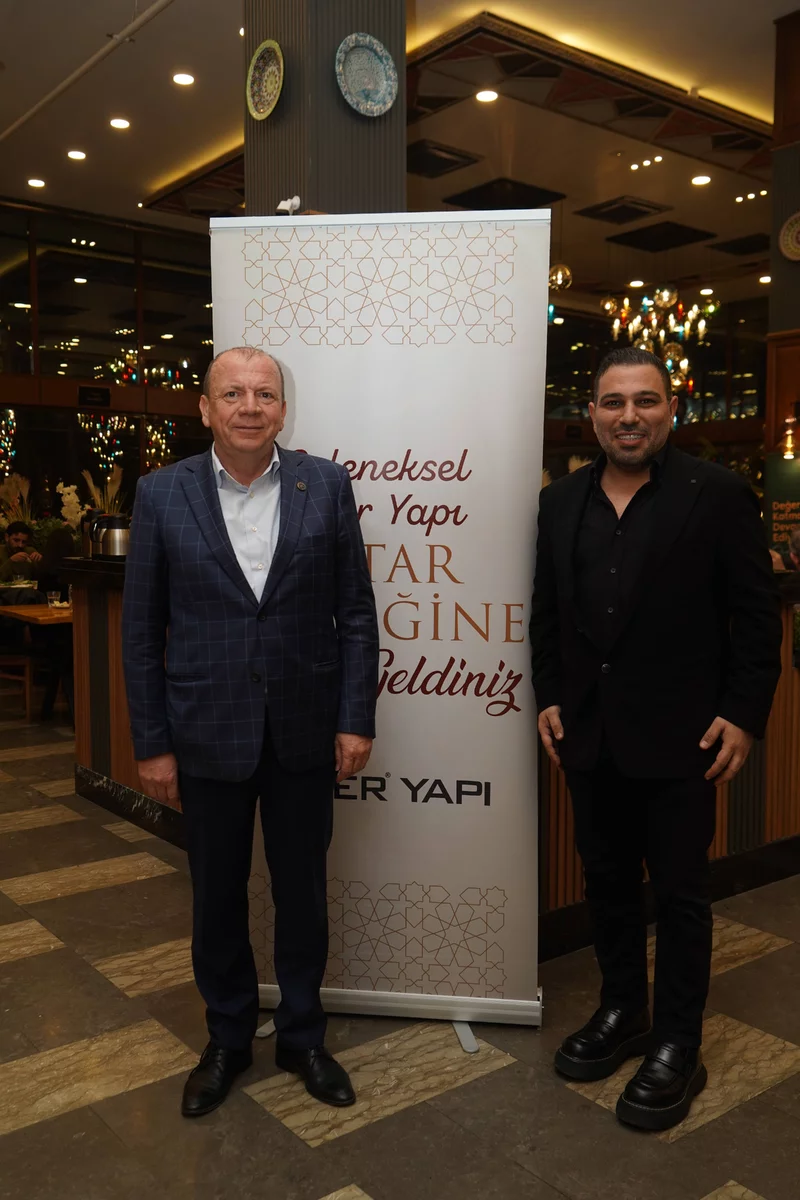 Öner Yapı ailesinin düzenlediği geleneksel iftar yemeğinde iş dünyası bir araya geldi.