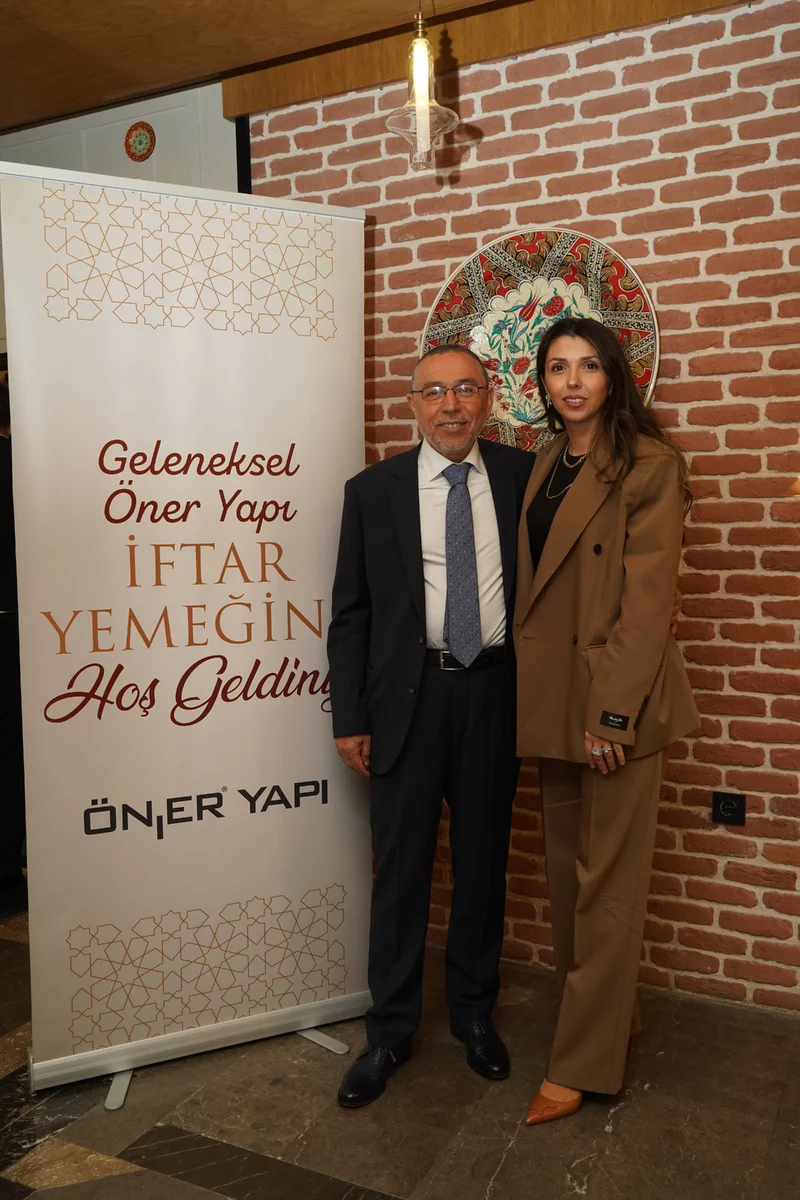 Öner Yapı ailesinin düzenlediği geleneksel iftar yemeğinde iş dünyası bir araya geldi.