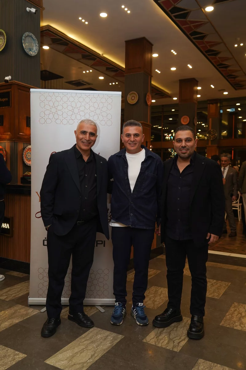 Öner Yapı ailesinin düzenlediği geleneksel iftar yemeğinde iş dünyası bir araya geldi.