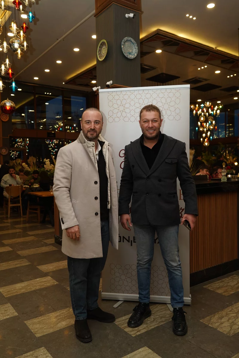 Öner Yapı ailesinin düzenlediği geleneksel iftar yemeğinde iş dünyası bir araya geldi.