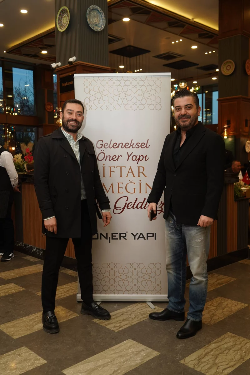 Öner Yapı ailesinin düzenlediği geleneksel iftar yemeğinde iş dünyası bir araya geldi.