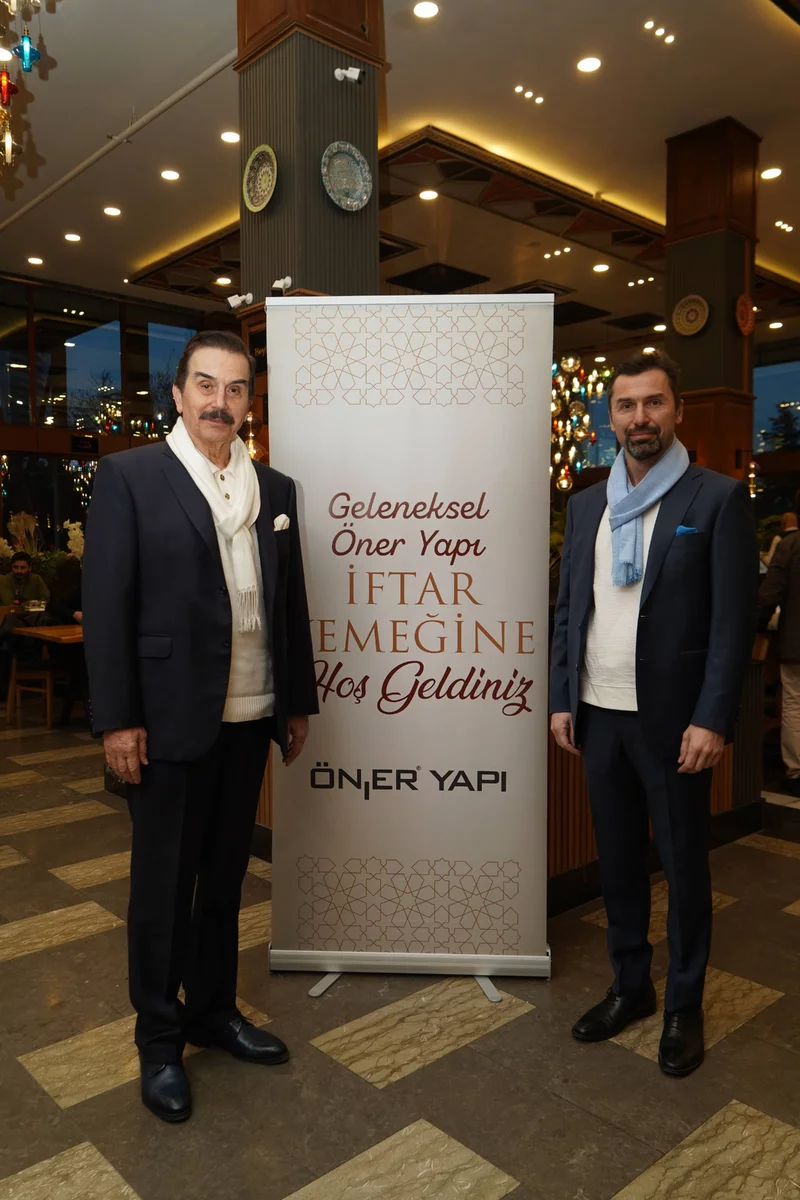 Öner Yapı ailesinin düzenlediği geleneksel iftar yemeğinde iş dünyası bir araya geldi.