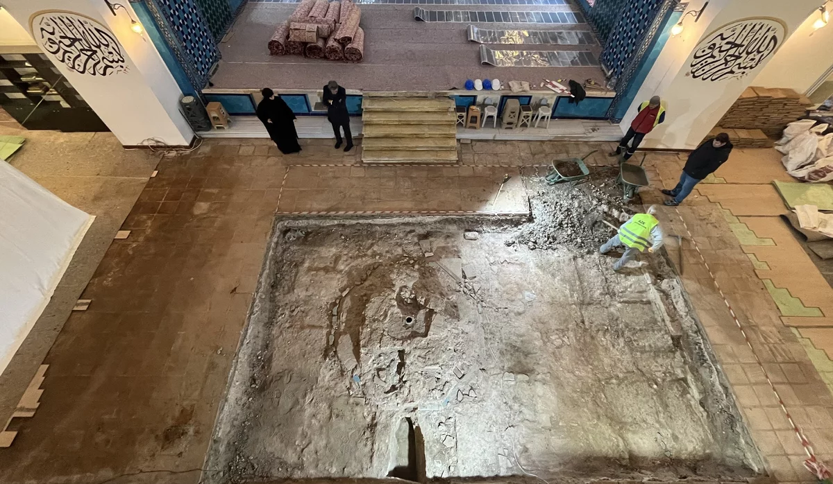 Asırlar sonra ortaya çıktı... Muradiye'de gizli kalan detay