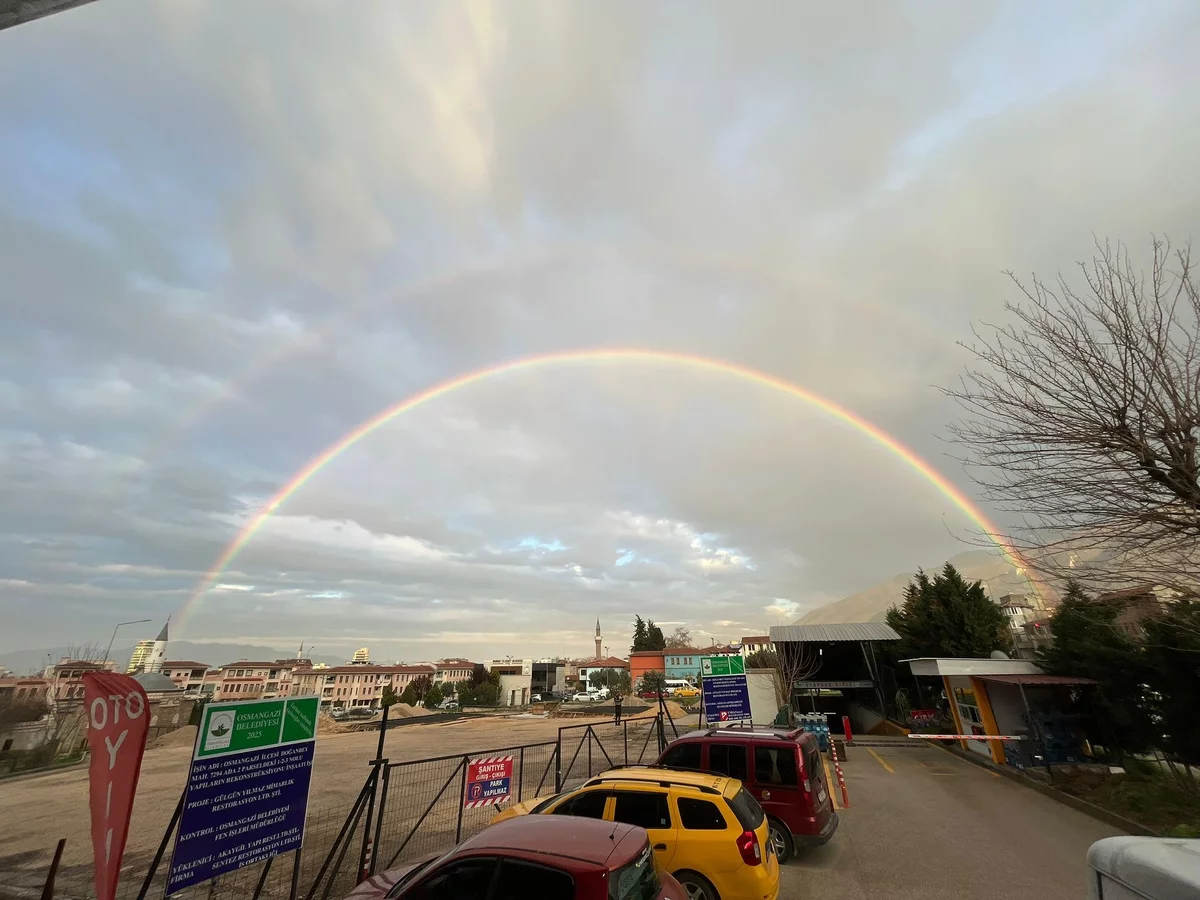 Bursa'da gökkuşağı mest etti