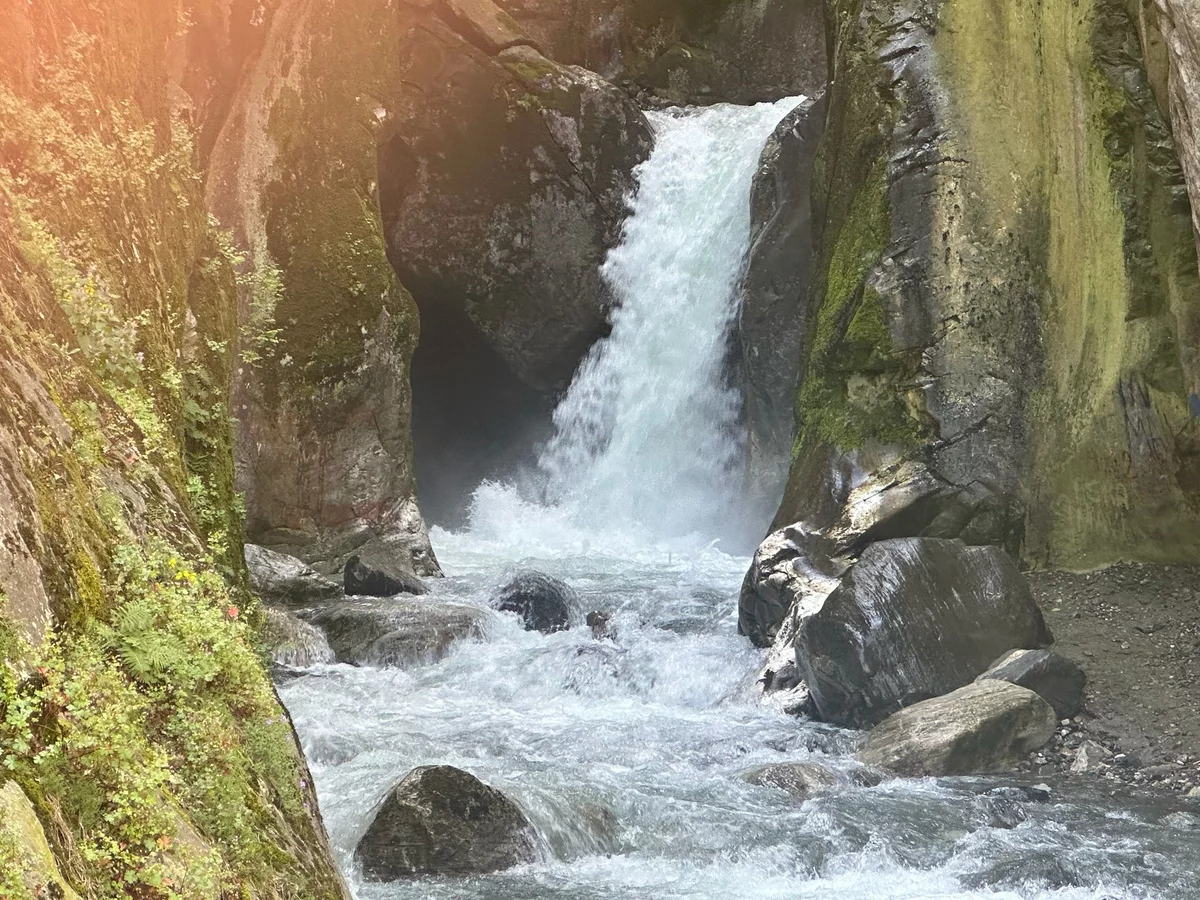 Bursa'daki Saitabat Şelalesi'nde su seviyesi rekor düzeye ulaştı