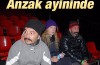 Cem Yılmaz sevgilisiyle Anzak ayininde