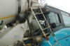 Halk otobüsü beton mikserine çarptı