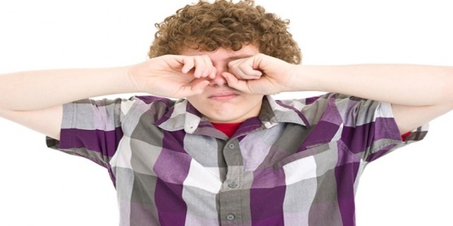 Gözlerinizi ovuşturup kaşıyor musunuz?