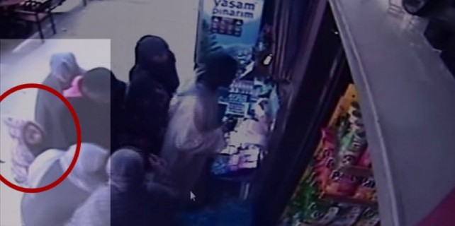Küçük çocuğa böyle hırsızlık yaptırdılar!