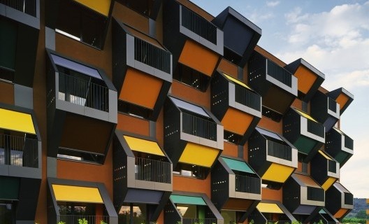 Bu binalar görenleri şaşırtıyor..!