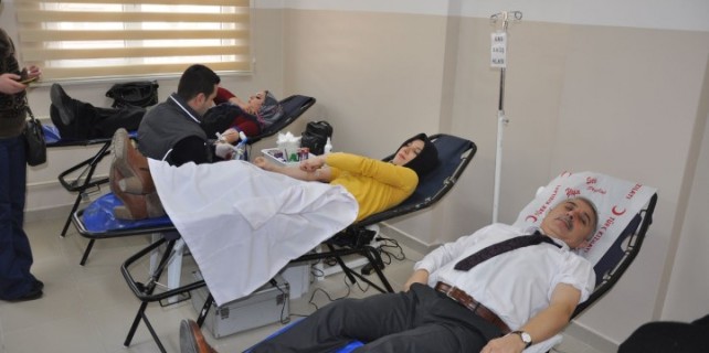 HEM kursiyerleri kan bağışladı