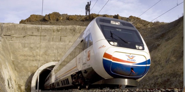 Yüksek Hızlı Tren taşıdığı yolcu sayısı ile birçok ülkenin nüfusunu geçti