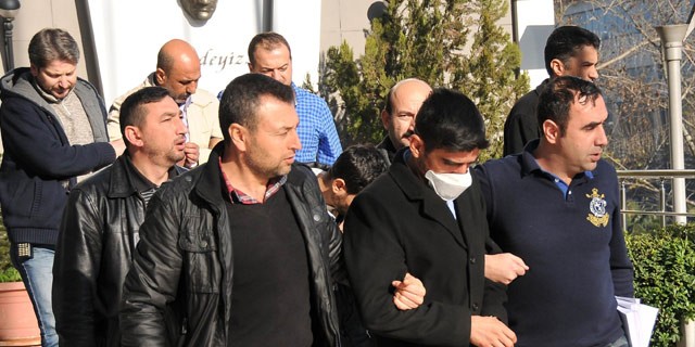 Hayatımız yalan mesleğimiz bu