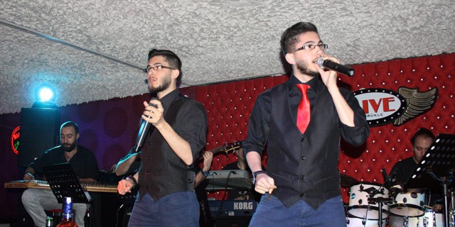 Popstar ikizler Bursa’da sevenleriyle buluştu