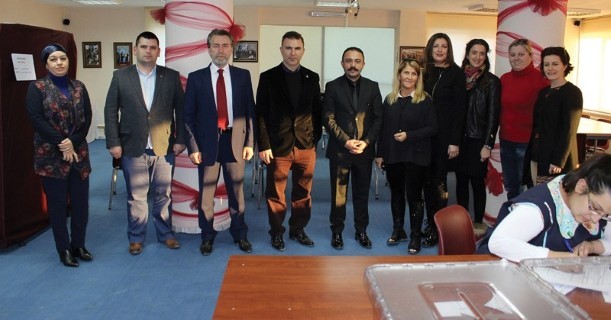 Genç girişimciler sandığa gitti