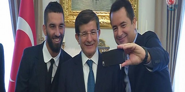 Davutoğlu'na sürpriz ziyaret