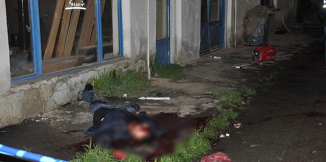 Bursa'da korkunç cinayet! Arkadaşının boğazını kesti...