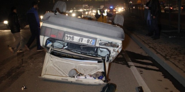 Ters dönen otomobilden sağ çıktılar