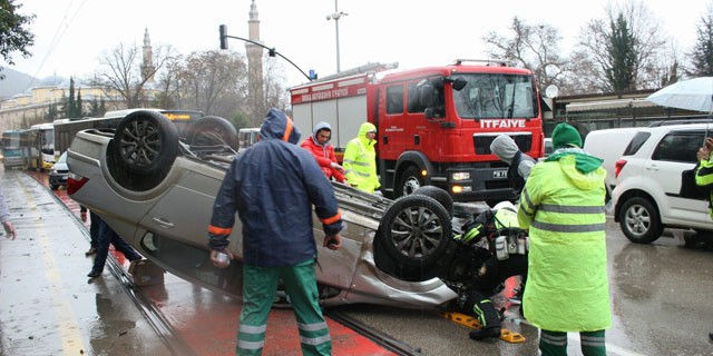 Atatürk Caddesi'nde görülmez kaza