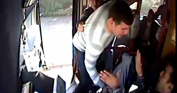 Halk otobüsünde dehşet!