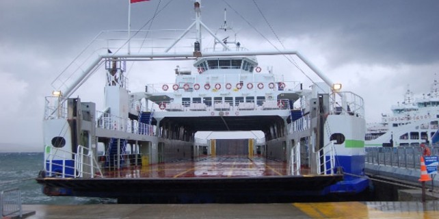 Deniz ulaşımına fırtına engeli