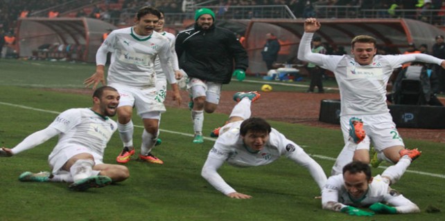 Timsah'ın kötü alışkanlığı son buldu!