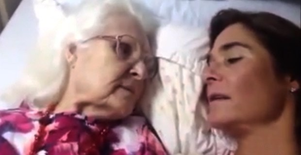 Dünya bu anne kıza ağladı