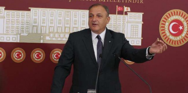 Siyasette şarkı polemiği