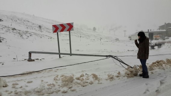 Şiddetli lodos Uludağ’ı da vurdu