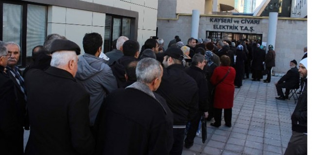 Bu da kayıp-kaçak elektrik bedeli kuyruğu